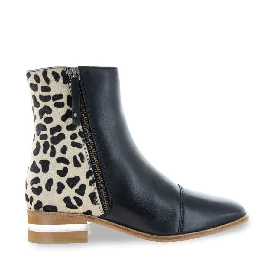 Shoes LE SANSA | Mera Black Snow Pony